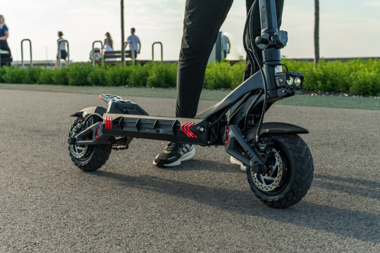Roadrunner RS5 / RS5+ Electric Scooter Review Noblex Solutions